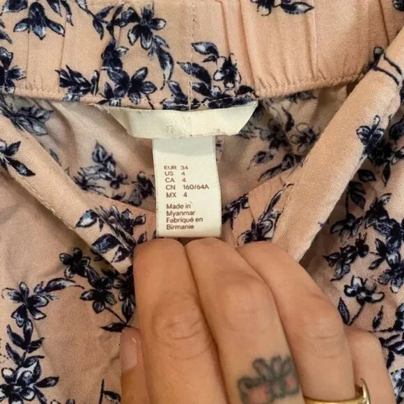 Pink and Blue flower H&M shorts - Picture 5 of 5